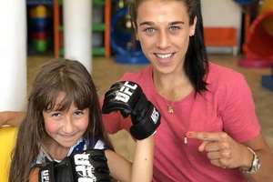 Licytuj rękawice Joanny Jędrzejczyk