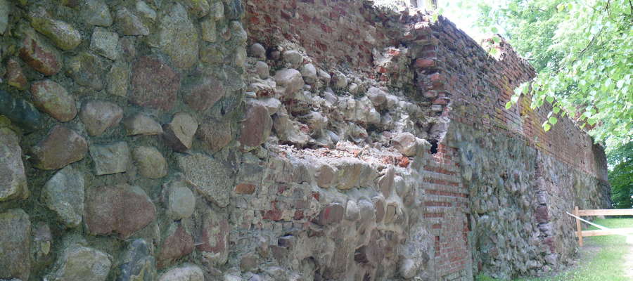 Mury obronne w Pasłęku