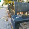 Kolejna ciekawostka w Lidzbarku Warmińskim — ławka z panelami słonecznymi do ładowania telefonów