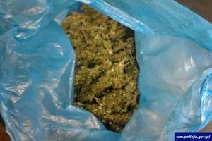 Ponad kilogram narkotyków w Rynie