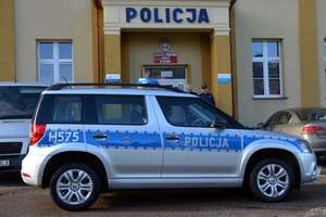 Nietrzeźwa kobieta jechała wężykiem. Zatrzymał ją wracający ze służby policjant