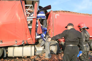 Trzy ciężarówki zderzyły się pod Olsztynem. Jeden z kierowców nie żyje [ZDJĘCIA, VIDEO, AKTUALIZACJA]