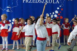 Muzyczna podróż przez Polskę — przedszkolaki z "Szóstki" świętowały 35. urodziny placówki! [ZDJĘCIA, WIDEO]