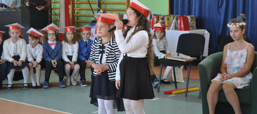 Podczas uroczystości w nowomiejskiej szkole "Dwójce" 