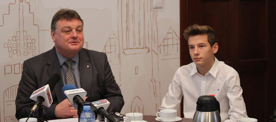 
Młody sportowiec został zaproszony do ratusza na spotkanie z prezydentem Elbląga