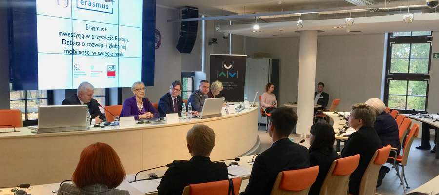 Debata na temat Erasmusa odbyła się w Starej Kotłowni UWM 