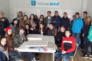 Uczniowie ZSZiO z wizytą w firmie produkcyjnej Wiejak