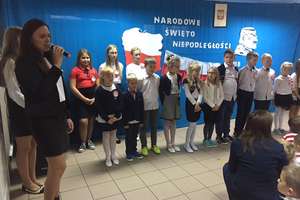 Szkoła w Rumienicy też przyłączyła się do narodowego śpiewania hymnu