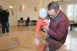 Komisarz Wyborczy w Olsztynie podsumowuje wyniki głosowania na Warmii i Mazurach
