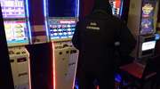 Automaty do gier hazardowych w "palarni" w lokalu w centrum Bartoszyc