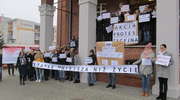 Protest pracowników sądu i prokuratury w Bartoszycach