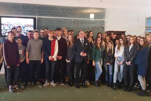 Uczniowie "Żeroma" z wizytą w Sejmie