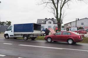 Osobowa skoda i dostawczy fiat zderzyły się na "siódemce"