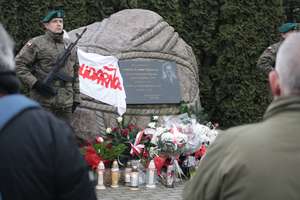 W Bartoszycach uczczono pamięć ofiar stanu wojennego [ZDJĘCIA]