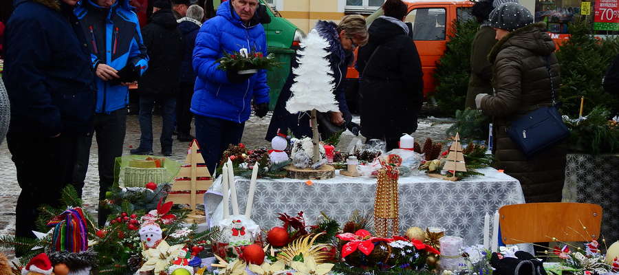 Wielu gości odwiedza Jarmark Bożonarodzeniowy na nowomiejskim rynku 