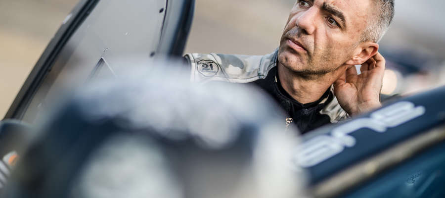 Sebastian Rozwadowski, olsztyński pilot rajdowy, uczestnik Rajdu Dakar