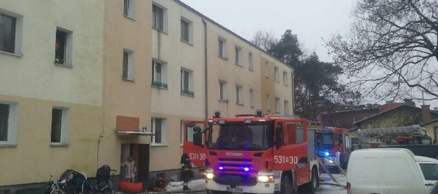 W budynku przy ul. Grunwaldzkiej pożar wybuchł w mieszkaniu na pierwszym piętrze