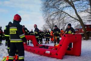 Strażacy szkolili się w ratownictwie lodowym