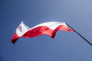 Zniszczył flagę Polski