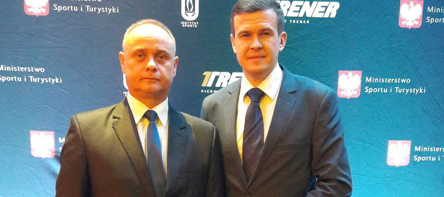 Trener Dariusz Pachucki (z lewej) z ministrem sportu
