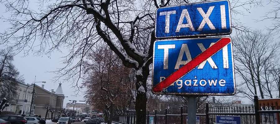 Postój taksówek w Mławie
