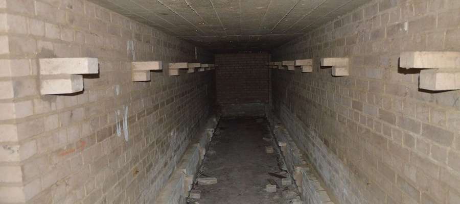Jeden z korytarzy schronu pod pl. Grunwaldzkim w Giżycku