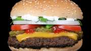 Żabka wycofuje cheeseburgery i kiełbaski. "Prawdopodobieństwo obecności mięsa niepoddanego badaniu poubojowemu"