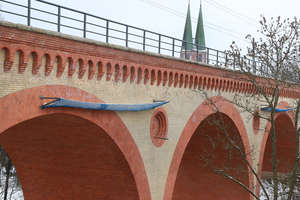 Sposób na spadające cegły, czyli jak poradzono sobie z zabytkowym mostem kolejowym w Olsztynie [ZDJĘCIA]