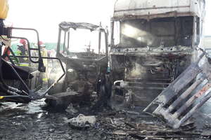 Pożar w Żytowie. Spłonęły dwa ciągniki