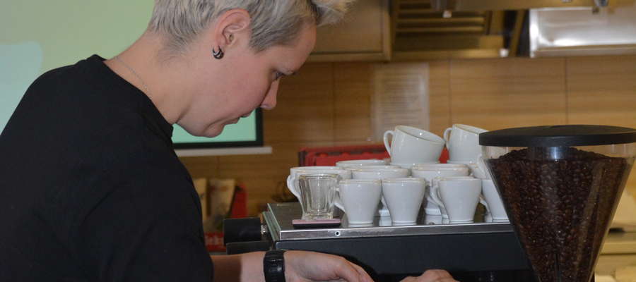 Agnieszka Rojewska ma na swoim koncie m.in. tytuły Mistrz Polski Barista 2016, Mistrz Polski Latte Art 2016 oraz 2018 World Barista Championship wywalczony w Amsterdamie