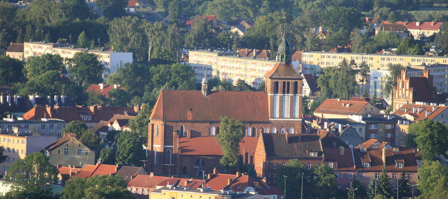 Bartoszyce z lotu ptaka. Na zdjęciu kościół pw. Jana Ewangelisty i Matki Boskiej Częstochowskiej