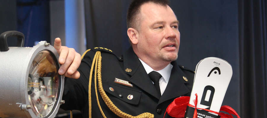 St. kpt. Marek Wojczulanis, zastępca komendanta powiatowego Państwowej Straży Pożarnej w Bartoszycach pożegnał się z mundurem. 