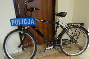 Policjanci odzyskali skradziony rower i znaleźli narkotyki