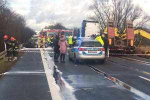 Tragedia na siódemce. Trzy osoby nie żyją [AKTUALIZACJA]