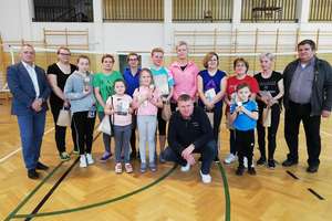 Powiatowy turniej badmintona w Płośnicy