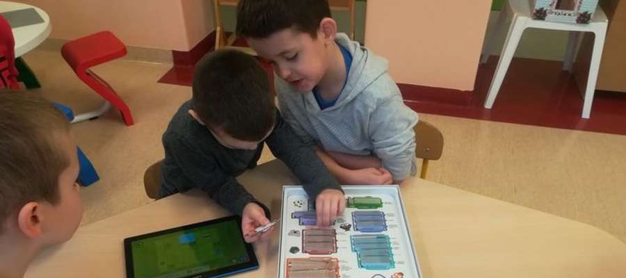 Przedszkolaki w czasie projektowych działań 