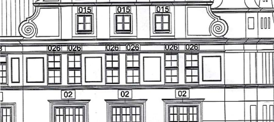 Okna 02 - wymiana na nowe, okna 026 - wymiana na nowe, okna 015 - wymiana na nowe, okna 013 - wymiana na nowe, oczywiście nowe będą wzorowane stylem na pierwotnych. Okno R - przewidziane do renowacji.