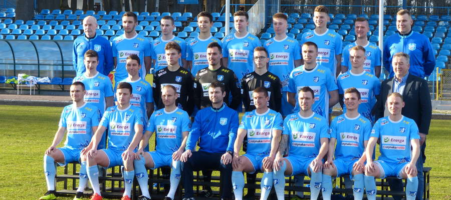 Zdjęcie drużynowe Jezioraka Iława wykonane przed startem rundy wiosennej sezonu 2018/19