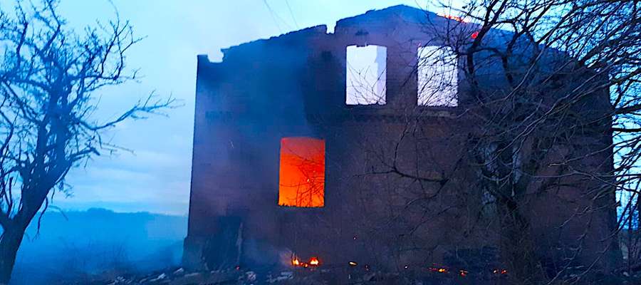 Spalony budynek mieszkalny w Zwiniarzu