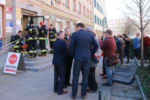 Z budynku w centrum Olsztyna ewakuowano kilkadziesiąt osób [AKTUALIZACJA, ZDJĘCIA]