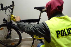 Policjanci zatrzymali sprawcę i odzyskali skradziony rower
