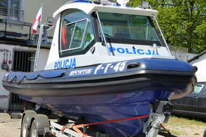 Policjanci otrzymali nową łódź 