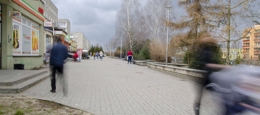 Radni nie przyjęli uchwały regulującej handel "na murku" przy ulicy Wiejskiej