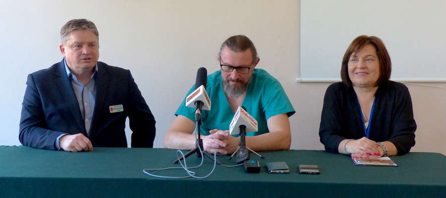 Mirosław Kulmaczewski( w środku) jest koordynatorem pododdziału chirurgii ręki w Szpitalu Miejskim im. św. Jana Pawła II w Elblągu
