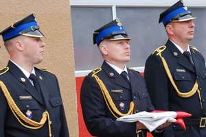 Piscy strażacy uczcili Dzień Flagi