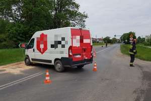 Jedna osoba została ranna w zderzeniu busa z volkswagenem. Są utrudnienia w ruchu!
