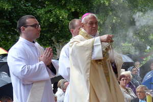 Jest petycja w sprawie pozbawienia biskupa Suskiego honorowego obywatelstwa