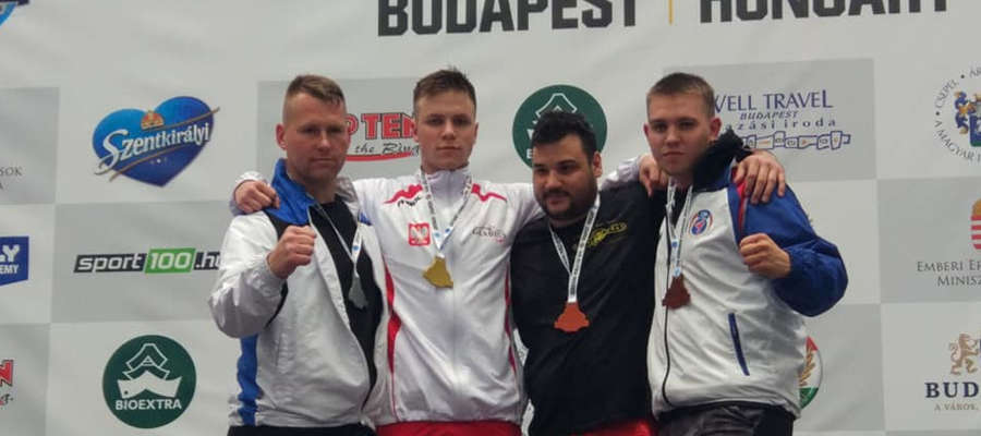 Marcin Dolecki (drugi z lewej) nie miał sobie równych na turnieju World Cup w Budapeszcie