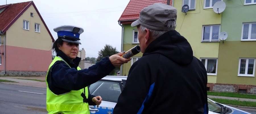 Policjanci sprawdzali m.in. stan trzeźwości rowerzystów