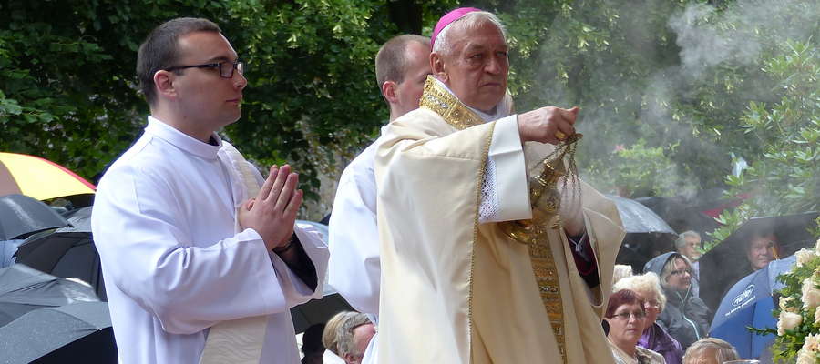 Biskup Andrzej Suski pojawiał się miedzy innymi na nabożeństwach w sanktuarium w Lipach pod Lubawą